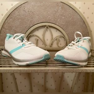 NWT Under Armour Tennis Shoes